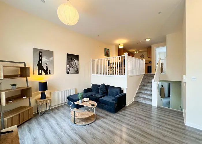 Duplex Apartment In Glasgow