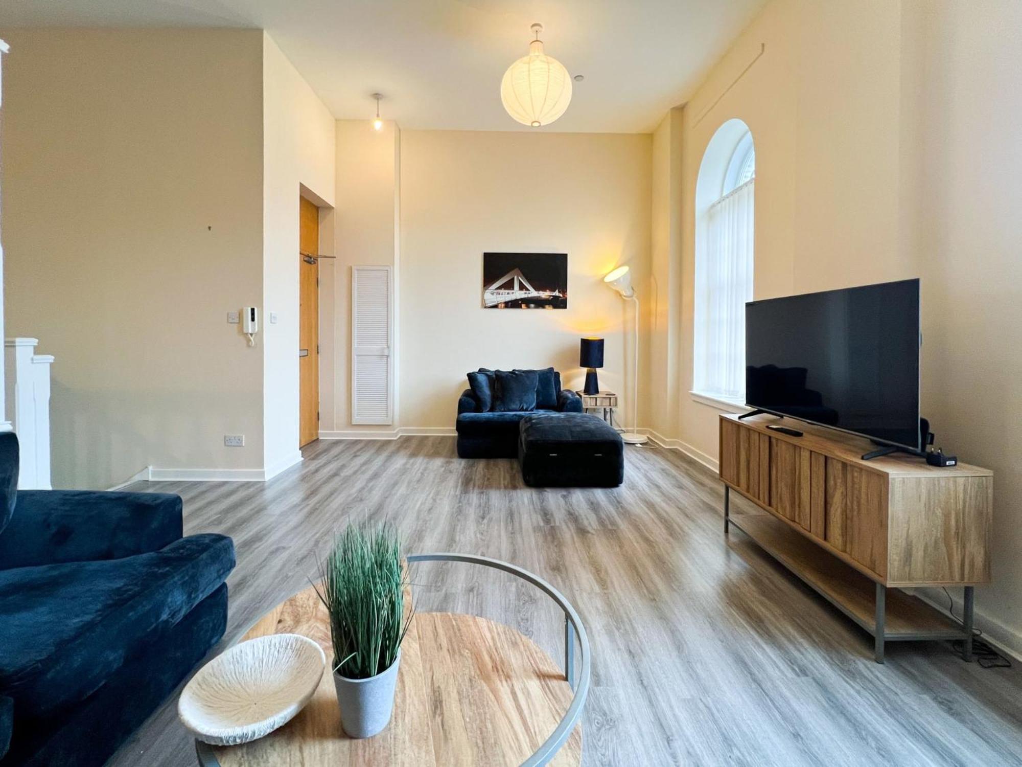Duplex In Apartment *